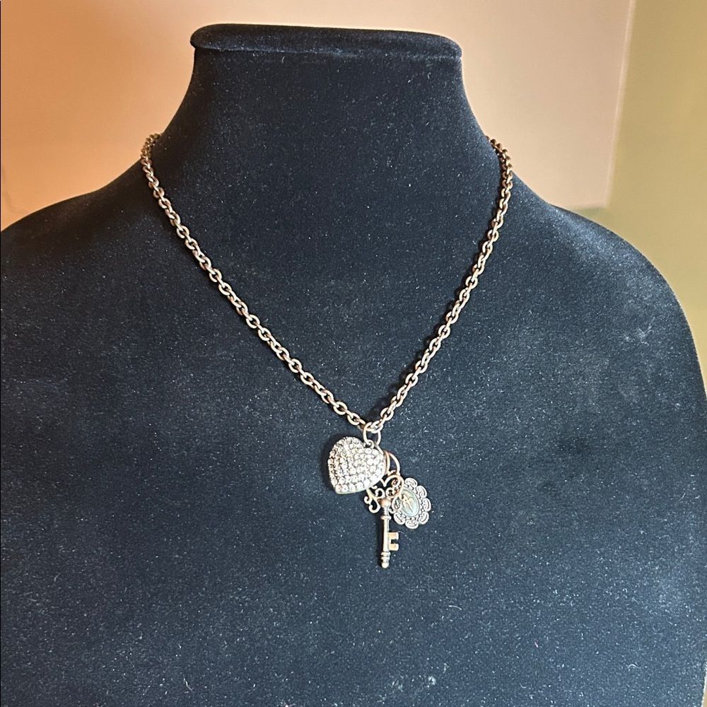 Vintage Icing Copper Key & Heart Pendant Charm Necklace Rhinestone